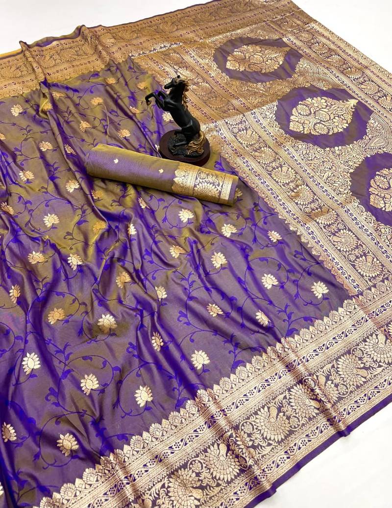 Onion pink banarasi silk saree with zari embossed jal design & rich pallu