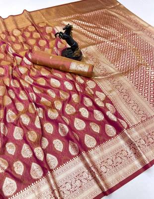 Onion pink soft silk saree with zari butti design & rich woven pallu 1