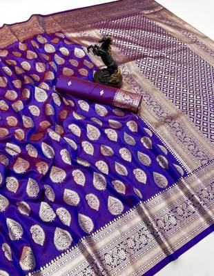 Purple soft silk saree with zari butti design & rich woven pallu 1