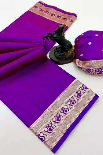 Magenta soft silk saree with zari gala design & rich woven pallu