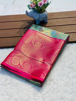 Sky blue silk saree with contrast zari border & rich woven pallu 2