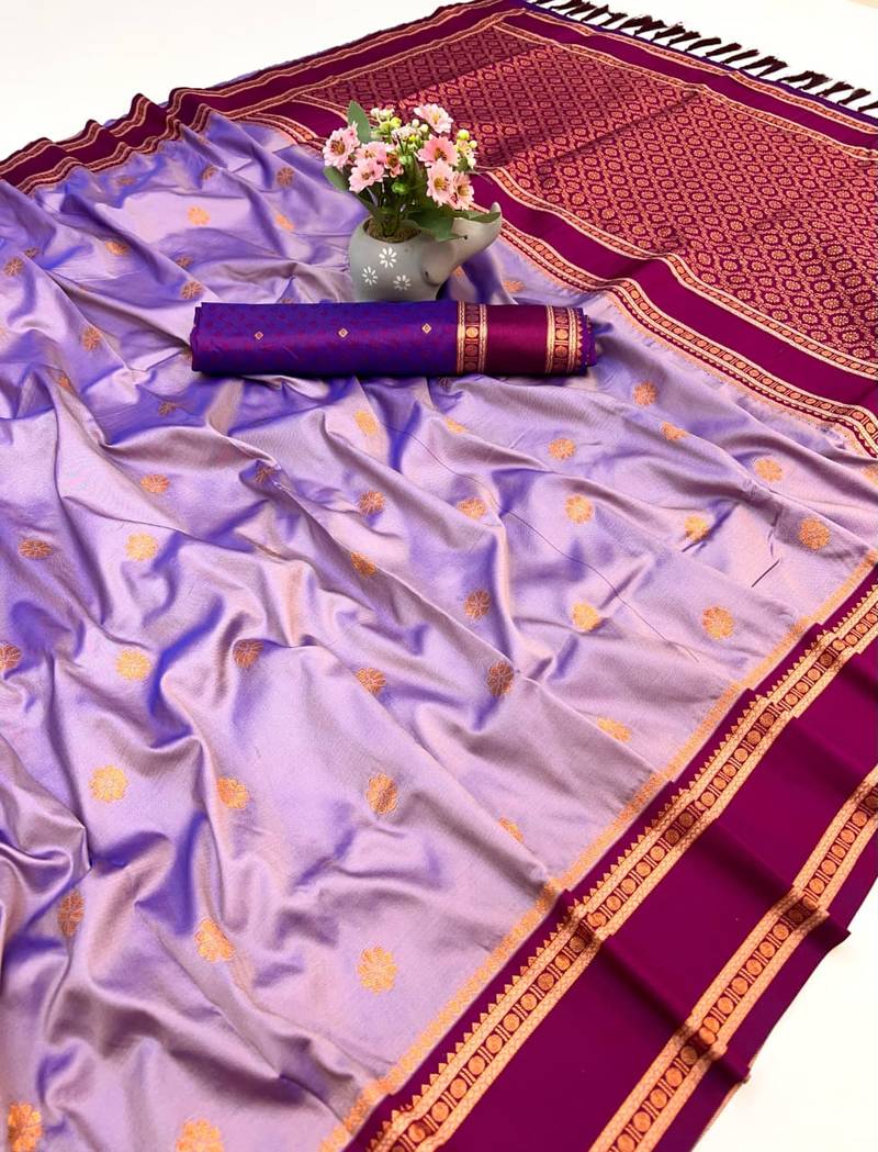 Light lavender soft silk saree with dual zari motifs, narayan border & contrast pallu