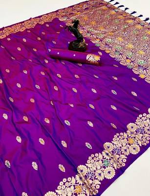 Magenta soft silk saree with butti design & floral zari border 1
