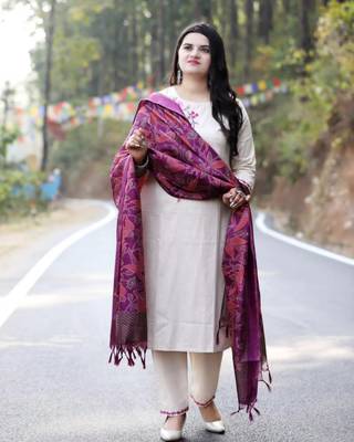 beige cotton kurta set with embroidery & contrast khadi silk dupatta 2