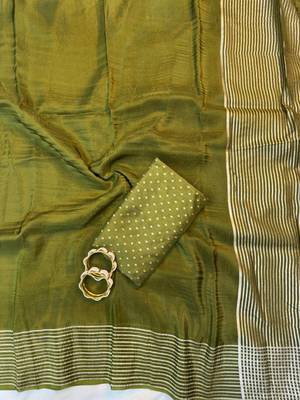Mehndi Green Color  zari border with rich pallu Work  art silk saree 2
