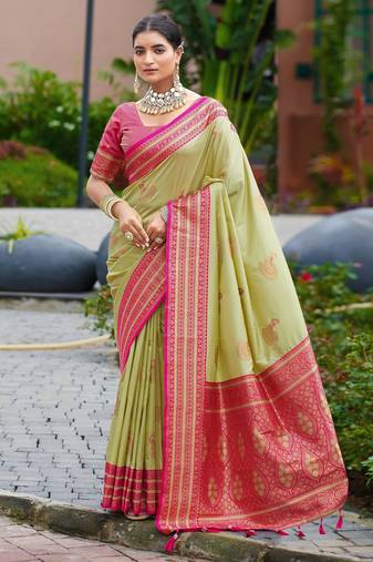 Green woven silk blend paithani saree with blouse