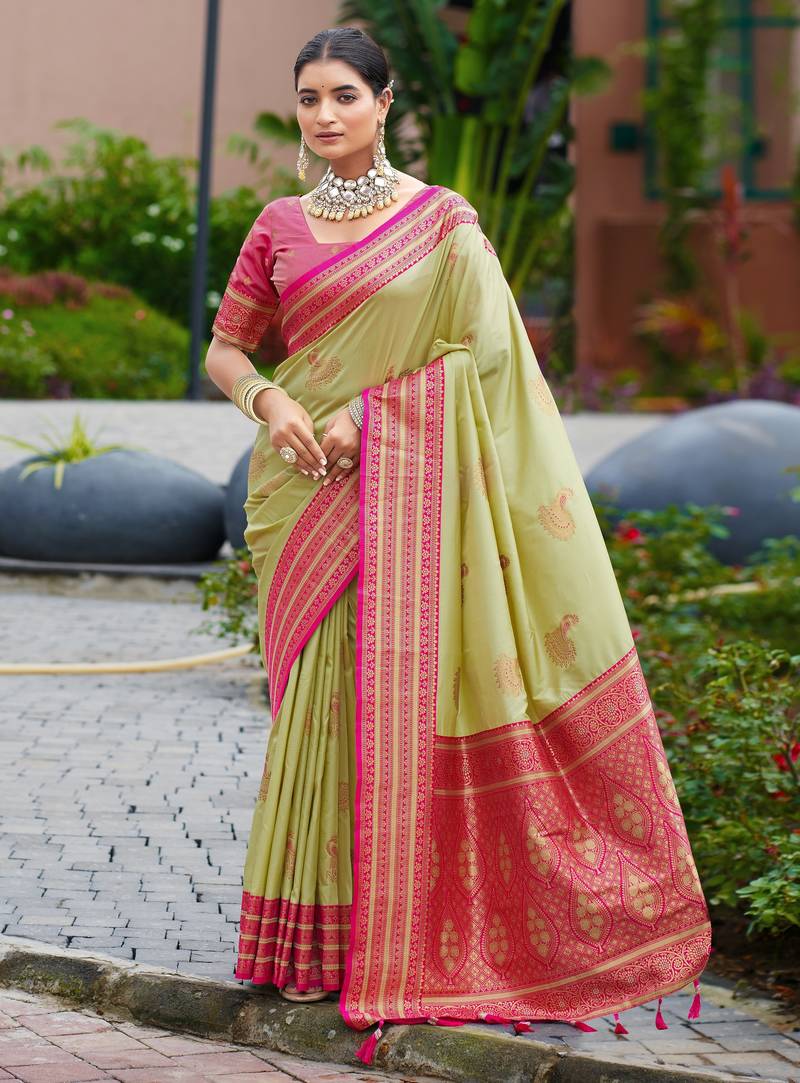 Green woven silk blend paithani saree with blouse