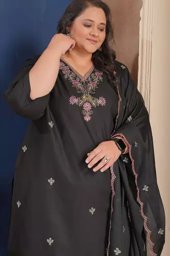 Black color smart embroidered plus size kurta set for smart looks