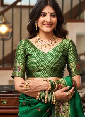 Green woven paithani silk saree with blouse 5