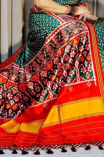 Green Color Lagadi Patta and weaved zari border Work Silk Patola Saree