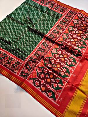 Green Color Lagadi Patta and weaved zari border Work Silk Patola Saree 2