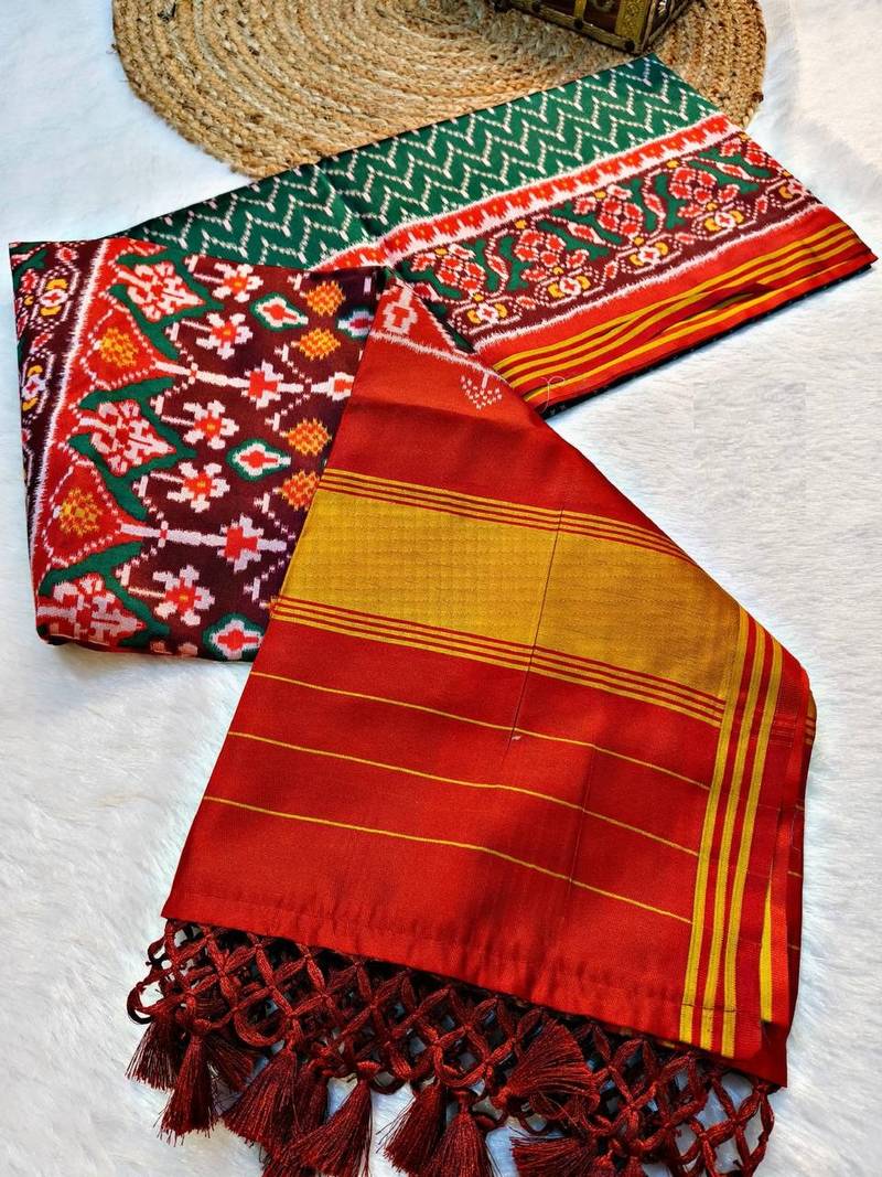 Green Color Lagadi Patta and weaved zari border Work Silk Patola Saree