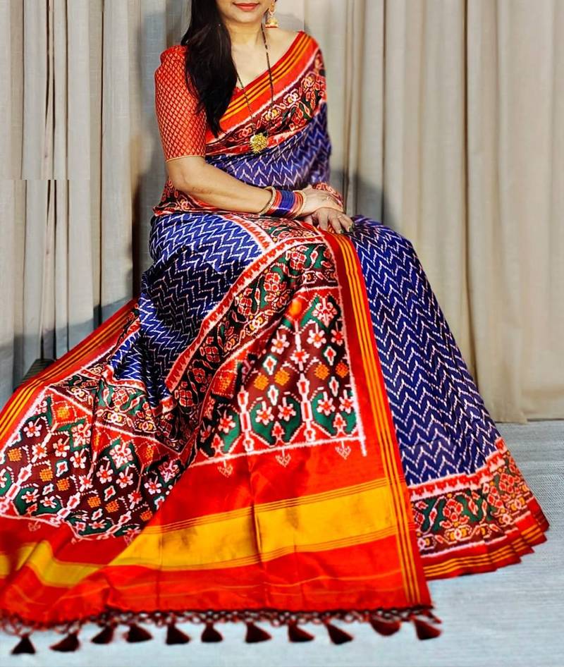 Purple Color Lagadi Patta and weaved zari border Work Silk Patola Saree