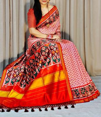 Red Color Lagadi Patta and weaved zari border Work Silk Patola Saree 1