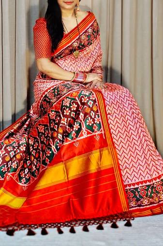Red Color Lagadi Patta and weaved zari border Work Silk Patola Saree