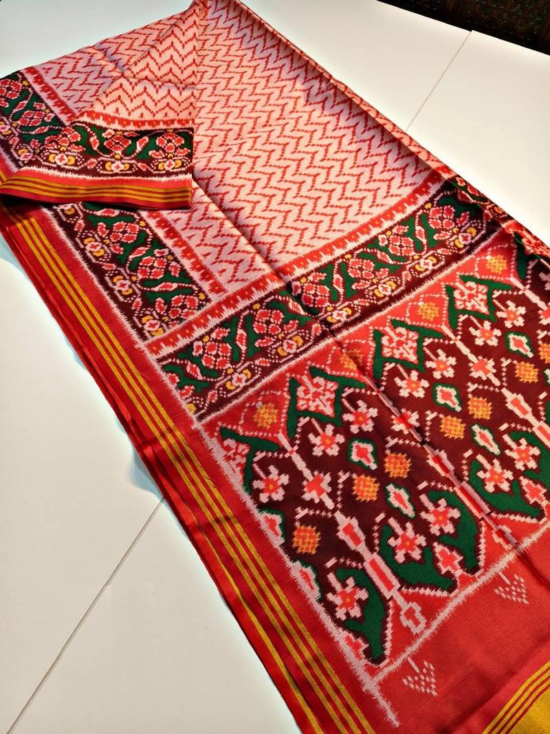 Red Color Lagadi Patta and weaved zari border Work Silk Patola Saree