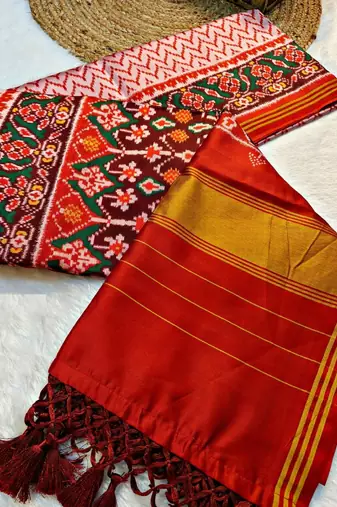 Red Color Lagadi Patta and weaved zari border Work Silk Patola Saree