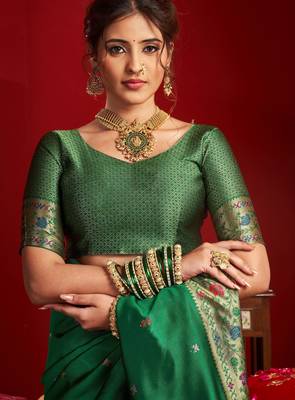 Green woven paithani silk saree with blouse 5