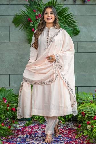 cream cotton blend embroidered kurta sets