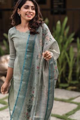 green cotton blend printed kurta sets 2