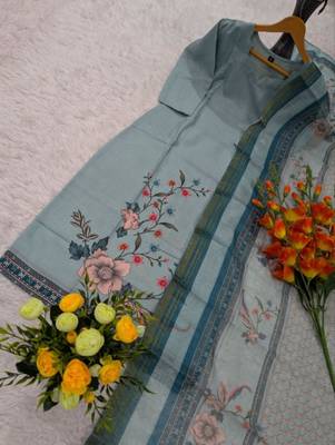 green cotton blend printed kurta sets 3