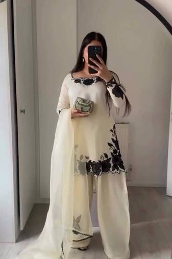 white silk blend embroidered kurta sets