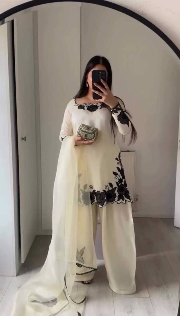 white silk blend embroidered kurta sets