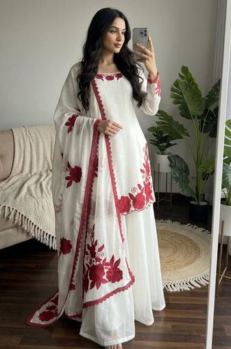 white silk blend embroidered kurta sets