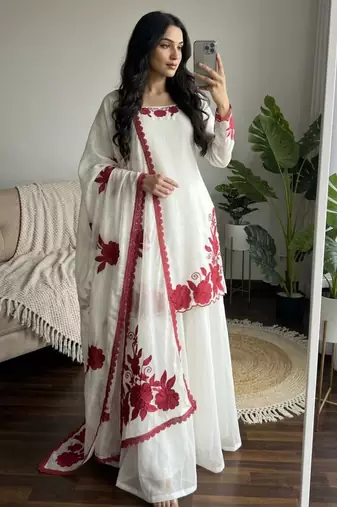 white silk blend embroidered kurta sets