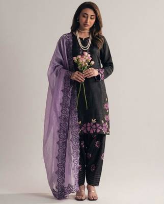 black silk blend embroidered kurta sets 2