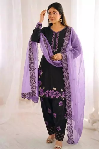 black silk blend embroidered kurta sets