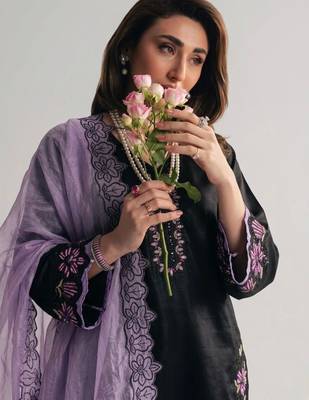 black silk blend embroidered kurta sets 5