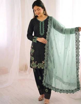 black silk blend embroidered kurta sets 5