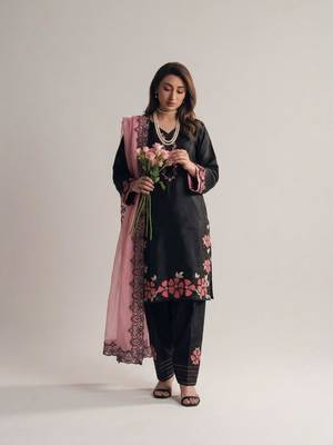 black silk blend embroidered kurta sets 3
