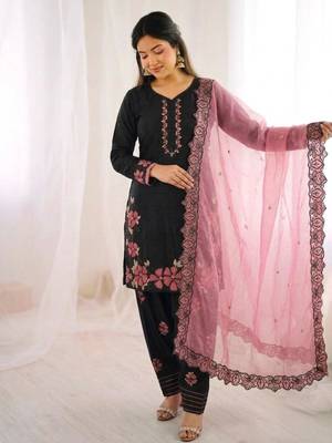 black silk blend embroidered kurta sets 4