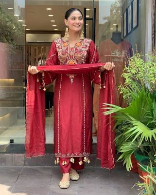 red chanderi silk embroidered kurta sets 1