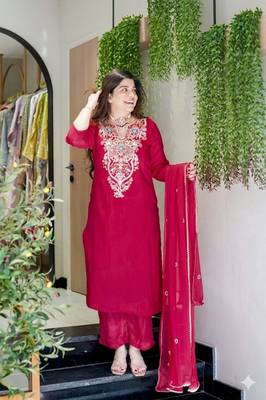PINK silk blend embroidered kurta sets 2
