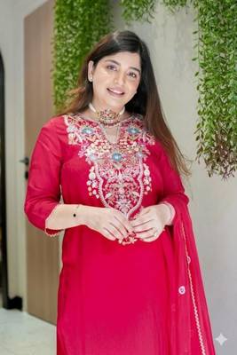 PINK silk blend embroidered kurta sets 3