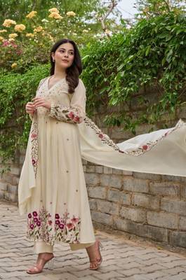 white chanderi silk embroidered kurta sets 2