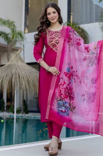 hot pink chanderi embroidered kurta sets