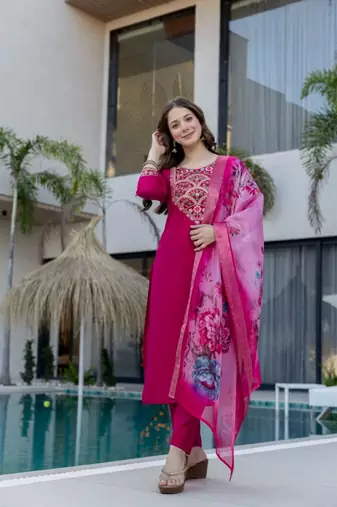 hot pink chanderi embroidered kurta sets
