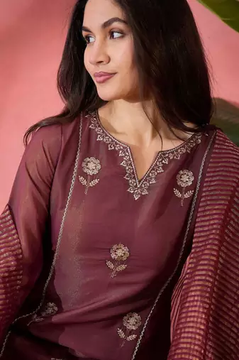 wine silk blend embroidered kurta sets