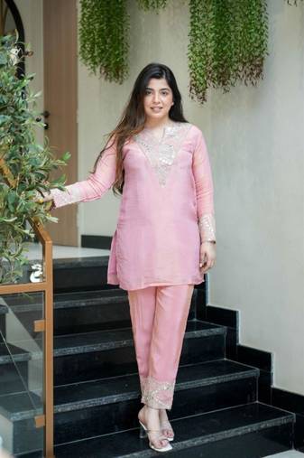 pink silk blend embroidered kurta sets