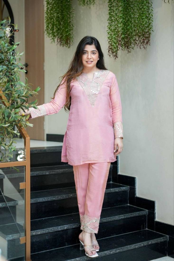 pink silk blend embroidered kurta sets
