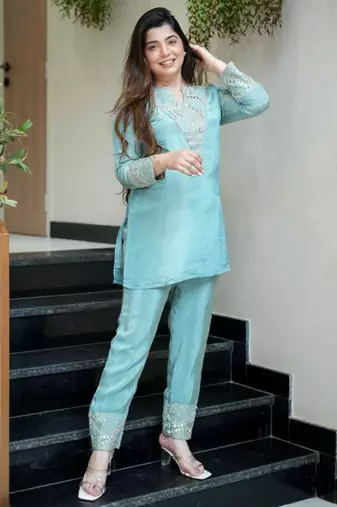 sky blue silk blend embroidered kurta sets