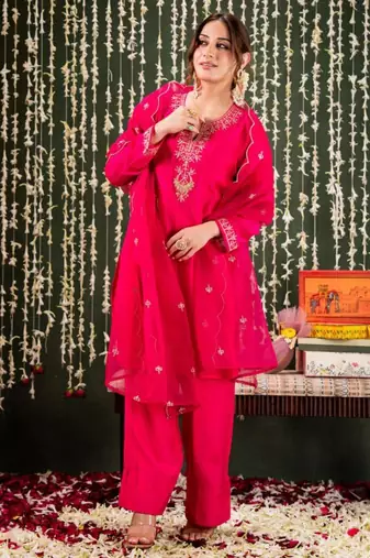 hot pink chanderi embroidered kurta sets