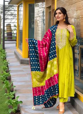 yellow silk blend embroidered kurta sets 4