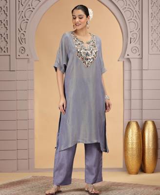 Grey orgenza shimmer a - line kurta set with loose pant style 3