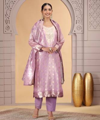 Purple orgenza jacquard kurta set with pant & dupatta 3