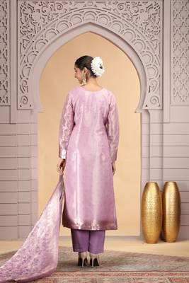 Purple orgenza jacquard kurta set with pant & dupatta 4